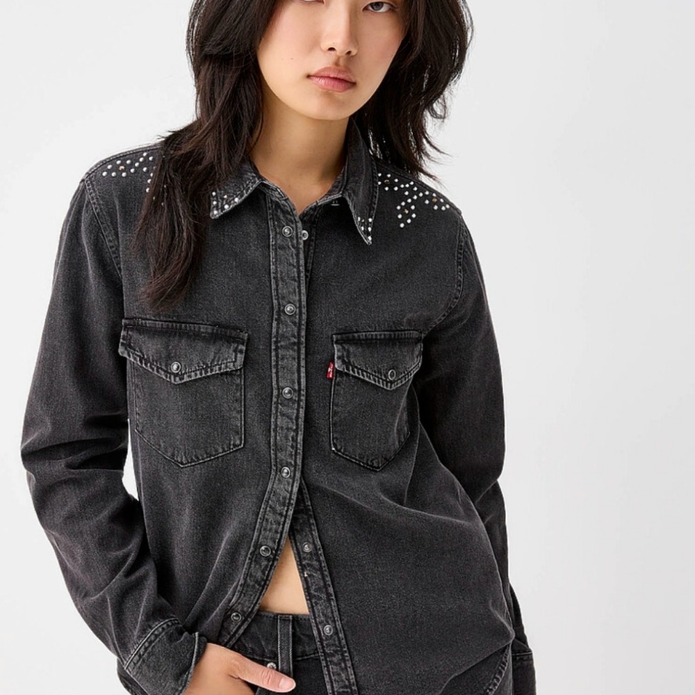 Studded shoulders Western denim shirt